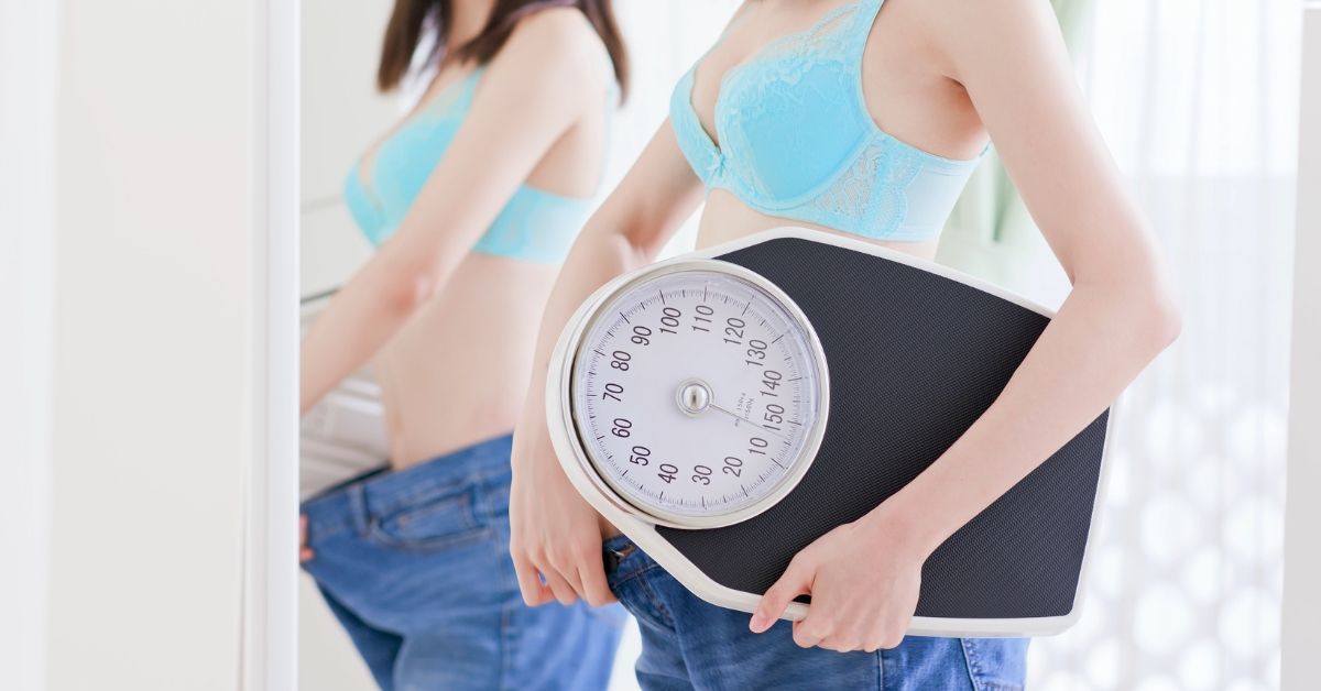 Uống nước lá ổi sau bữa tối